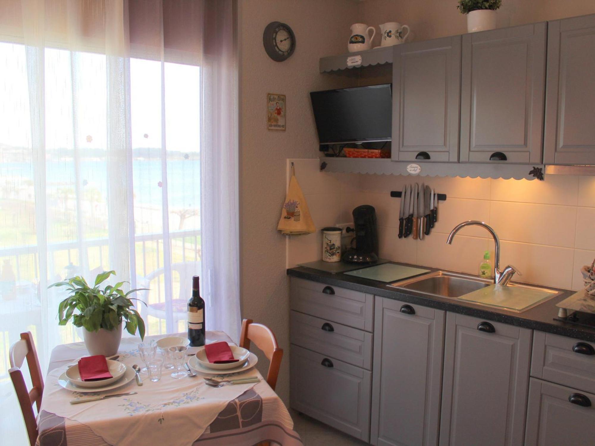 Apartment A 5 Min Des Thermes, Climatise Avec Balcon - Fr-1-503-83 Balaruc-les-Bains